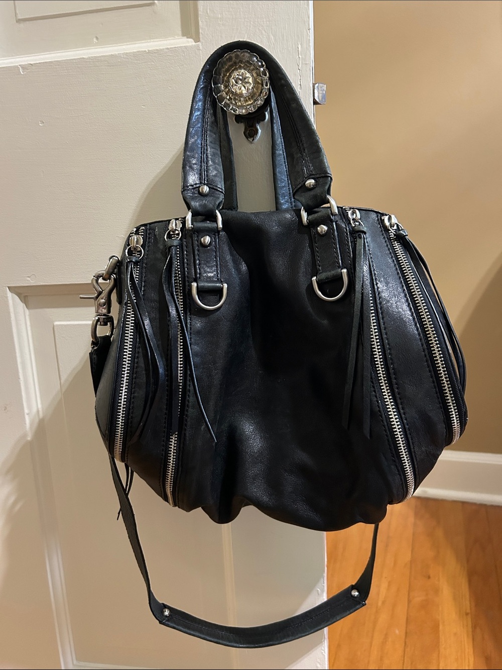 BOTKIER LEATHER MOTO ZIPPER FRINGE SILVER HARDWARE CROSSBODY BLACK PURSE BAG EU